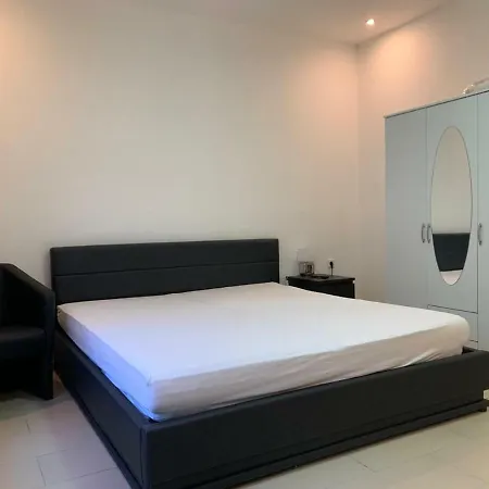 City Near Dusseldorf Airport Apartment Krefeld