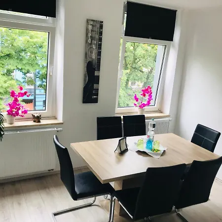 City Near Dusseldorf Airport Apartment *