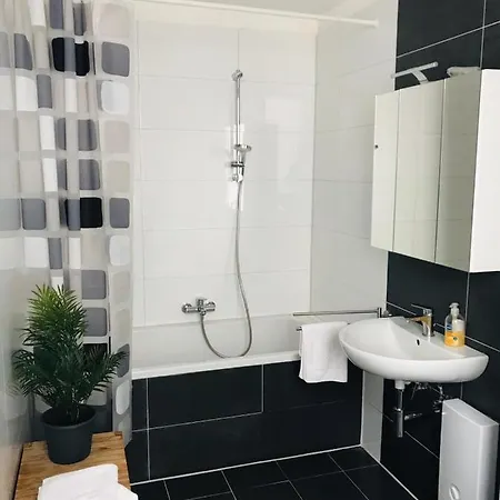 City Near Dusseldorf Airport Apartment