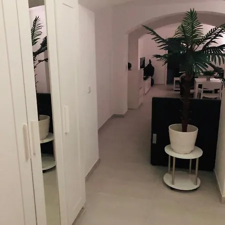 City Near Dusseldorf Airport Apartment